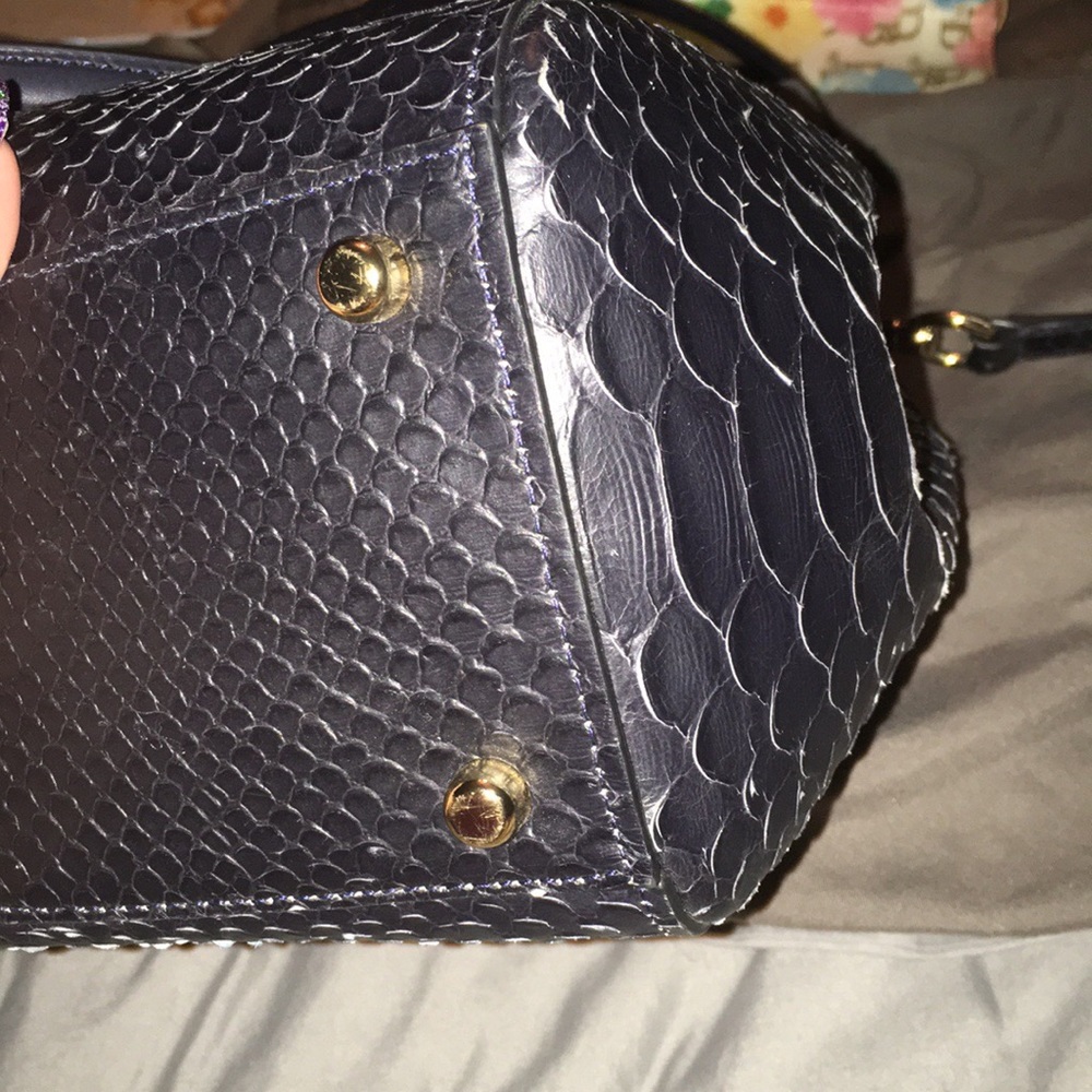 Coach leather embossed snake tote bag - Picture 5 of 7